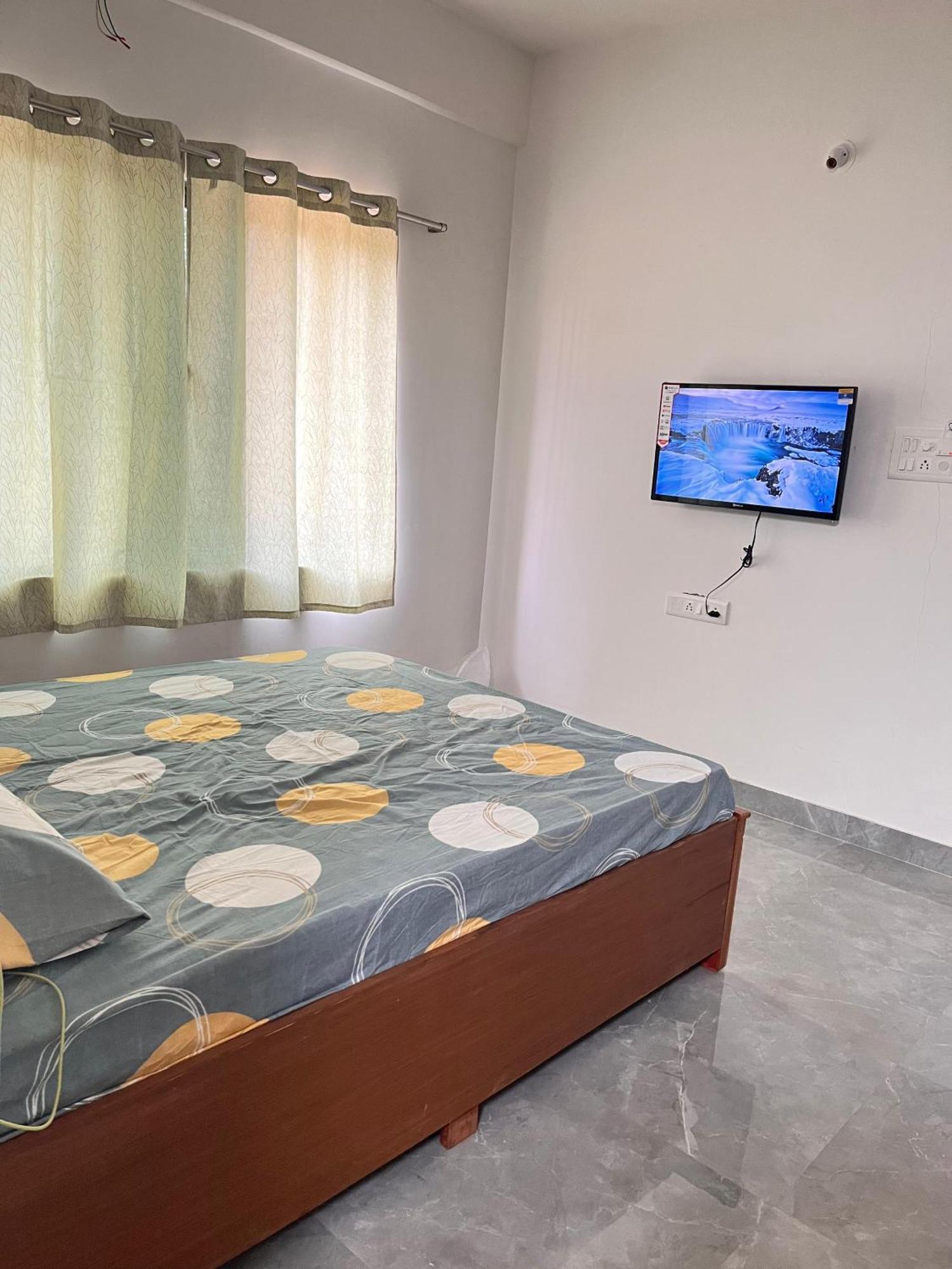 Aashirwad Residency Hotel Alībāg Buitenkant foto